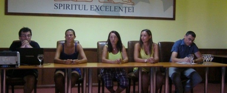 Meciuri tari încă din primul tur, pe zgura de la „Riviera”