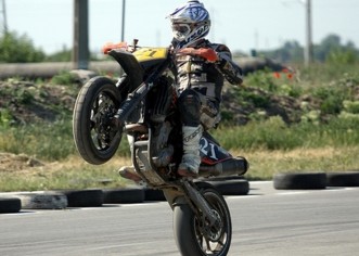 Trăistaru atacă, la Arad, titlul naţional în supermoto