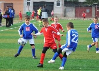 Primăria nu dă doi bani pe UTA: centrul de copii şi juniori se zbate în sărăcie!