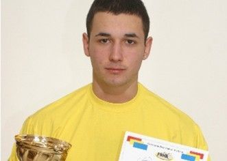 Răzvan Nicoară, triplu campion naţional de tineret la haltere