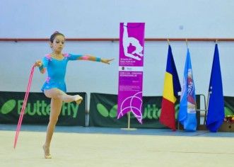Gimnastele arădene vor medalii pe covorul ritmicii