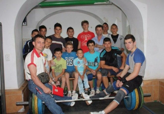 Halterofilii arădeni s-au calificat pe linie la finala de tineret