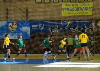 Handbalistele Crişului au pierdut primul meci al anului