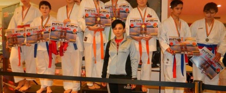 Salbă de medalii pentru karatiştii de la Bushido Vladimirescu