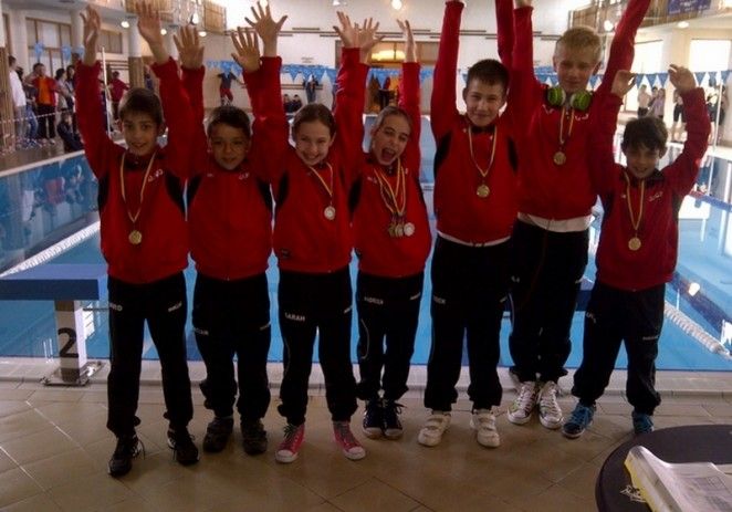 Înotătorii CSM-ului s-au întors cu medalii de la Satu Mare