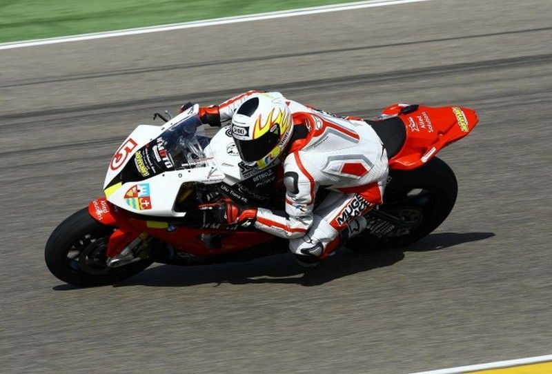  Robi Mureşan e pe doi în campionatul de motociclism viteză