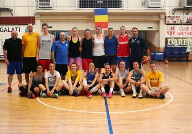 Naţionala feminină de baschet se pregăteşte de astăzi la Arad