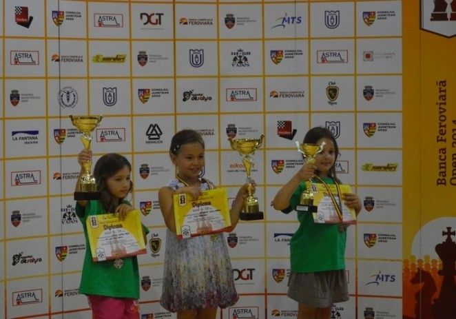 Micii şahişti s-au remarcat la festivalul internaţional al Aradului
