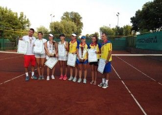 Campioanele de la Roland Garros au jucat la Arad