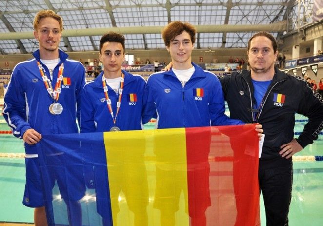 Înotătorii arădeni au urcat pe podiumul balcanic