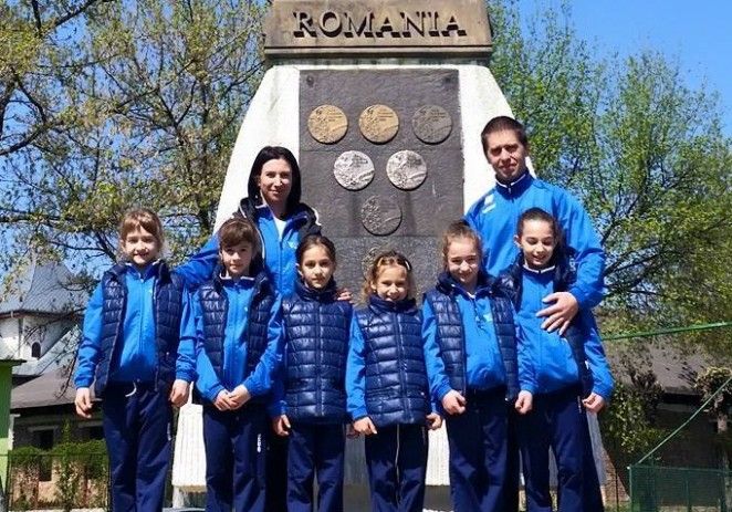 Gimnastele CSM-ului au urcat pe podium la Oneşti