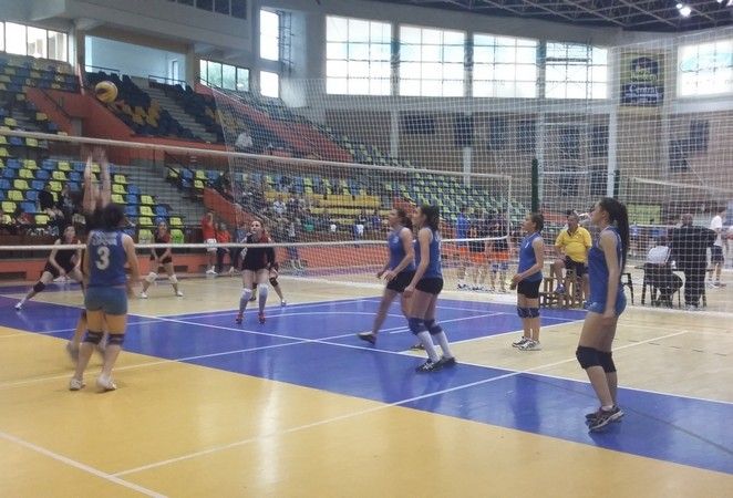 Echipele din Ştei şi Timişoara au câştigat Cupa Aradului la volei