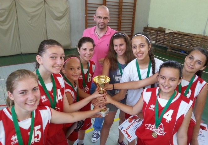 Fetele de la „Peda” au câştigat Cupa Sportsin la baschet