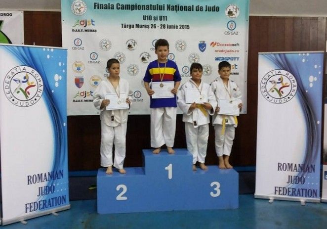 Micii judoka arădeni au urcat pe podiumul naţional