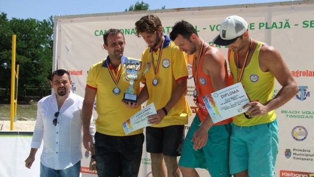  CS Fan Arad dă campioana naţională la volei pe plajă!