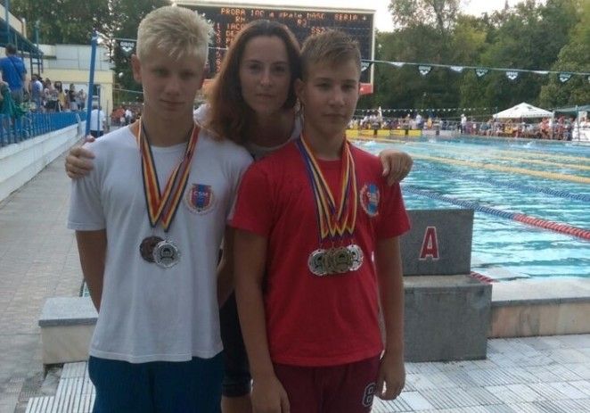 Înotătorii CSM-ului au cucerit medalii naţionale la cadeţi