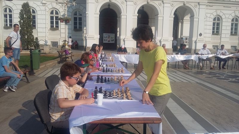 Începe Festivalul de şah al Aradului 2015! Mari maeştri la start