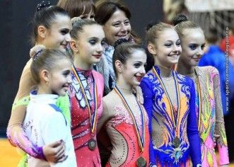 Gimnastica ritmica aradeana impresioneaza in Serbia si Slovacia