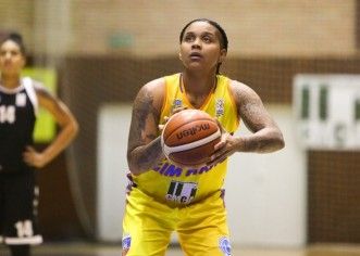 Coşgetera Monique Reid se desparte de Univ.Goldiş ICIM