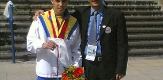 Gimnastul Adelin Kotrong a revenit la Clubul Sportiv Municipal Arad