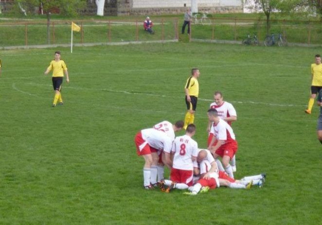 Felnacul s-a reunit cu şapte jucători noi în distribuţie