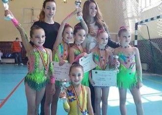 Clasări pe podium pentru gimnastele de la ritmică