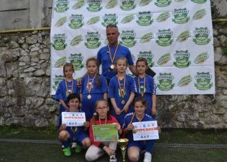 Fotbalistele din Sântana, primele în Cupa „Tymbark”