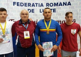 Luptătorii Astrei au urcat pe podiumul naţional al juniorilor