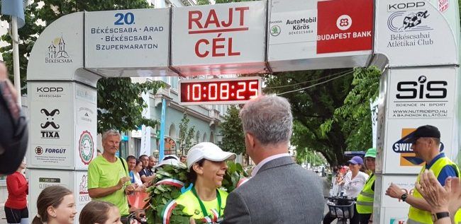 O atletă din Ungaria a terminat prima la Supermaraton