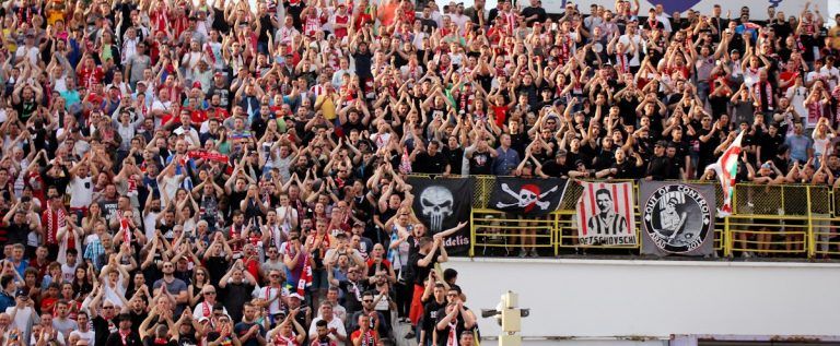 Fanii, către jucători: “Gladiatori ai UTA-ei!” Sâmbătă apar biletele