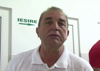 Ionuţ Popa şi-a dat jos mustaţa, iar Roşu e consolat