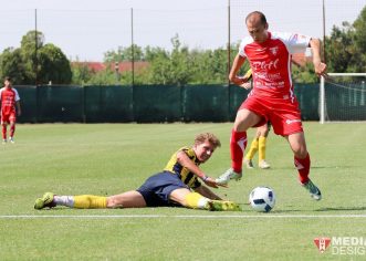 UTA, victorie concludentă în amicalul cu Szeged 2011