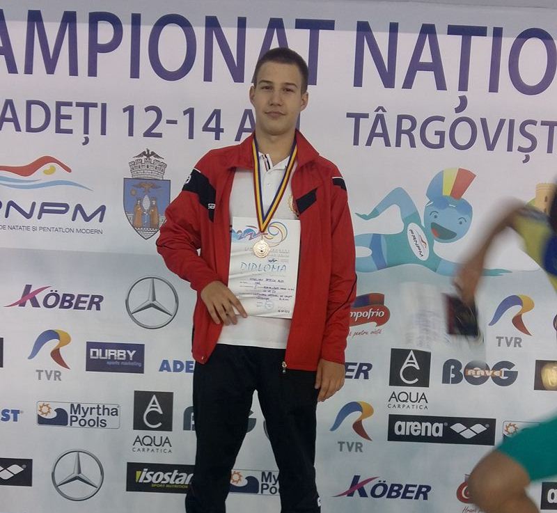  Înotătorul Patrick Kugelman e dublu medaliat naţional