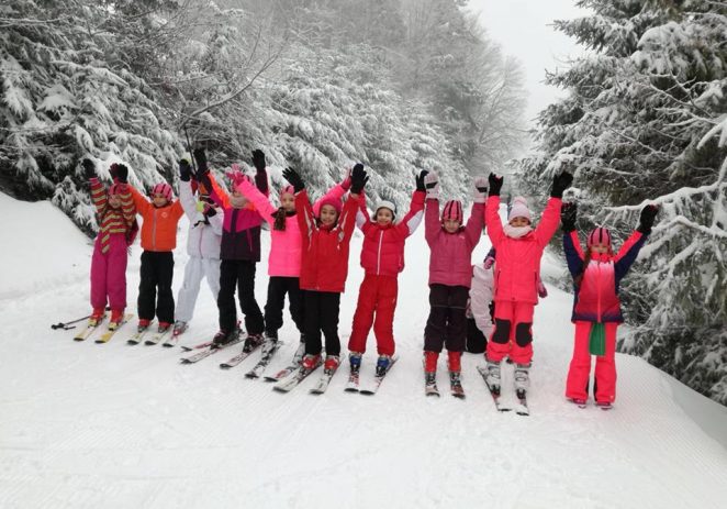 Micile gimnaste au început anul cu un stagiu montan