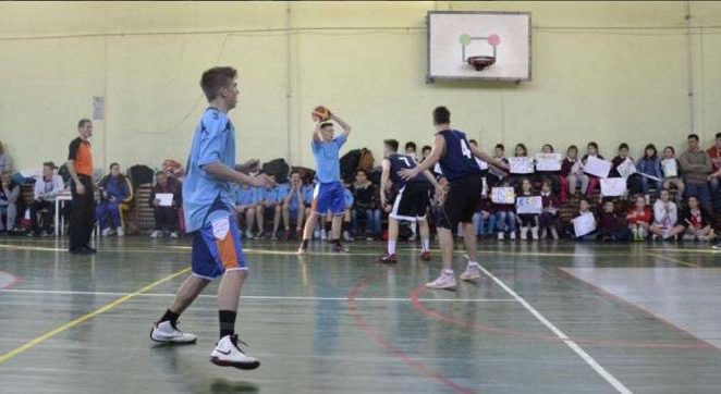 Gata vacanța! Licenii sunt așteptați la baschet!