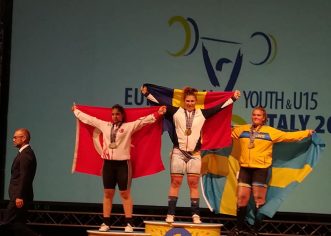 O halterofilă a CSM-ului e triplă campioană europeană!