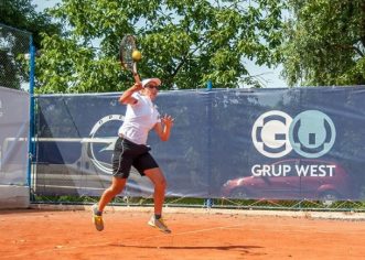 Două arădence iau startul la turneul de la Activ