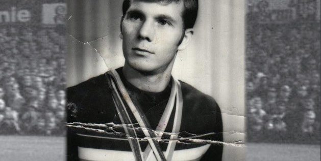 Carte dedicată ”fundaşului de fier” Gabor Biro