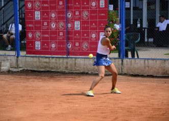 Tenismenele tricolore sunt în formă pe zgura de la Activ