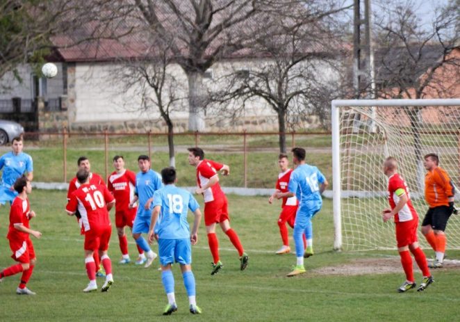 UTA 2 şi Zăbraniul îşi dispută locul pe podiumul Ligii 4