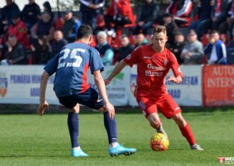 Doi foşti utişti sunt colegi la Rapid, iar Crişul l-a luat pe Bozian