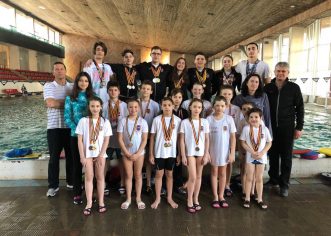 Înotătorii de la CSM şi CSS Gloria cuceresc medalii