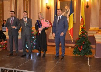 “Cetăţeanul de Onoare” Daniela Dodean: “Am început şi voi termina cu Aradul”!