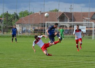 Trei arădene în careul de aşi din C4, la final de tur