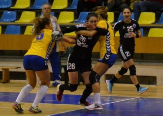 Fără emoţii pe semicerc, în compania ultimei clasate