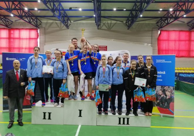 Junioarele de la CSM Arad, bronz pe echipe în tenisul de masă