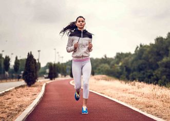 Sportivii amatori îşi pot relua activitatea doar individual şi în aer liber