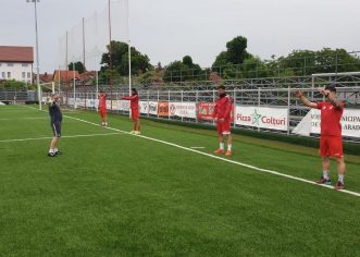 Utiştii sunt retestaţi pentru COVID-19, după o primă săptămână de pregătire