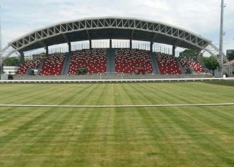 Primăria reacţionează pe subiectul gazonului şi infirmă posibilitatea retragerii garanţiei