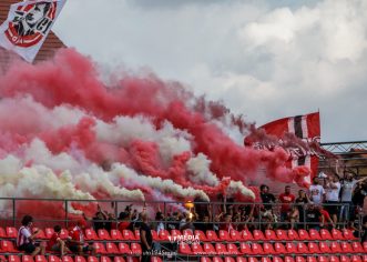 Suporterii UTA-ei au făcut spectacol. Scandal la final, cu Alexa şi rapidiştii!